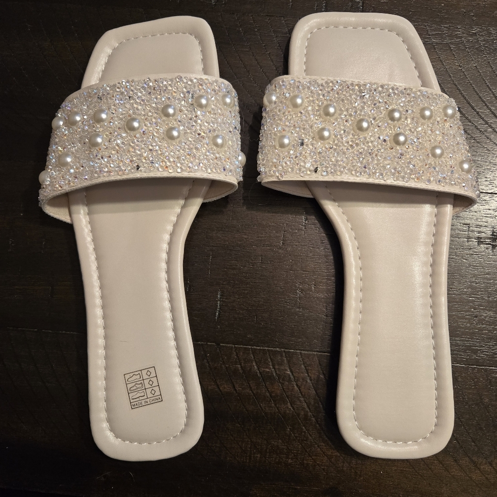 Shein Elegant Pearl Embellished Women's Sandals Sz 9  Never Worn
